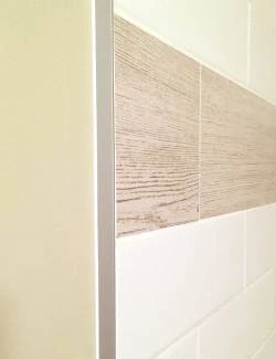 TET - close up of 1/2 - Tile edge trim post